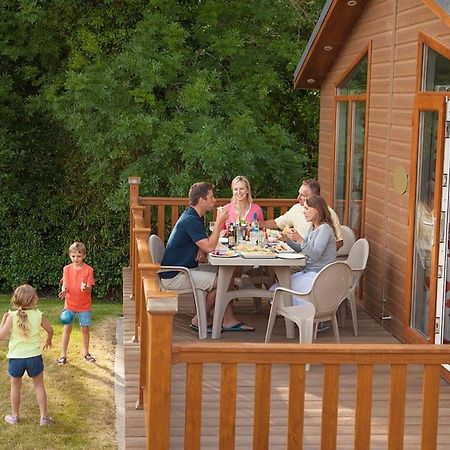 Hoburne Naish Hotel Highcliffe Bagian luar foto