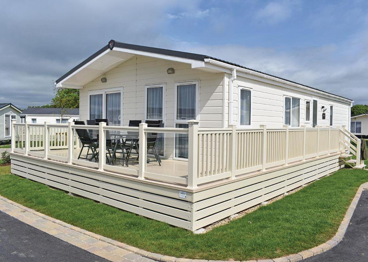 Hoburne Naish Hotel Highcliffe Bagian luar foto